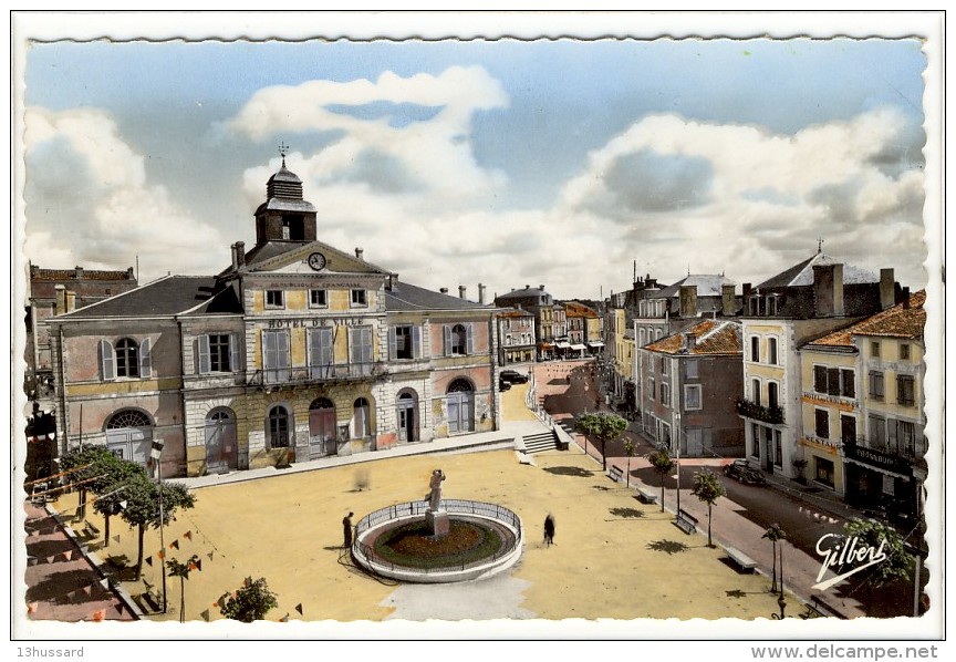 Carte Postale Ruffec - L'Hôtel De Ville - Ruffec