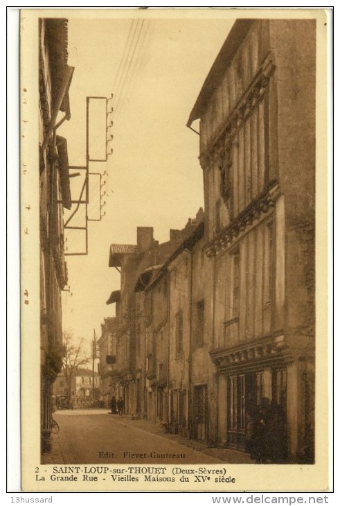 Carte Postale Ancienne Saint Loup Sur Thouet - La Grande Rue. Vieilles Maisons Du XVe Siècle - Saint Loup Lamaire