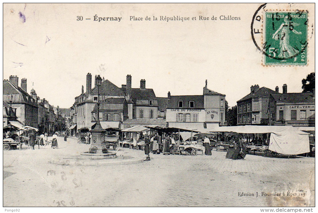 Cpa 1912, EPERNAY, Marne, Marché Sur La Place De La République Et Rue De Châlons , Commerces (42.62) - Epernay