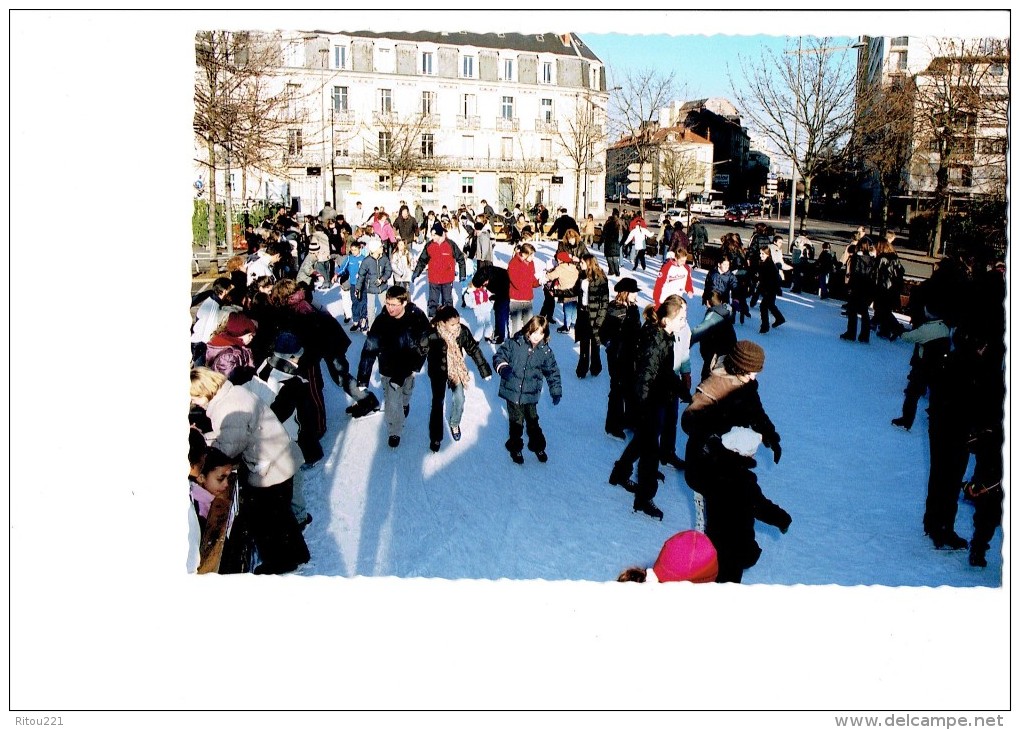 21 - DIJON - La Patinoire De Noel Place République - 21 Décembre 2004 - Animation Patineurs Patin à Glace - Figure Skating