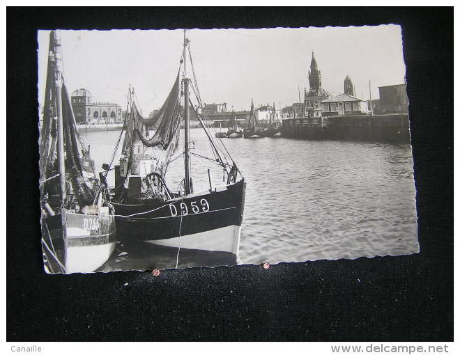 Bateau - N°13 / Dunkerque (Nord )  Bassin Des Pêcheurs /  Circulé  Non   .- - Remorqueurs