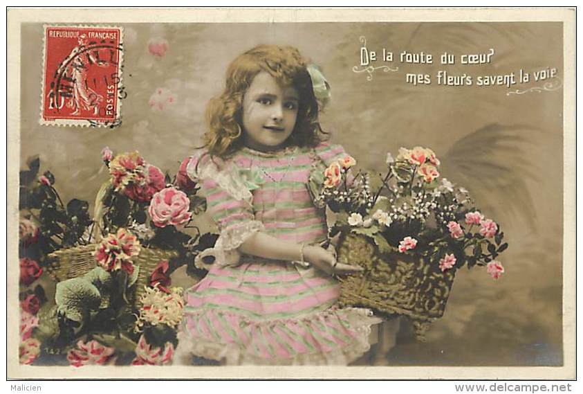 Themes - Enfants - Ref 507 - Fantaisie - De La Route Du Coeur ....  Fillette - Fillettes  - Carte Bon Etat - - Ritratti