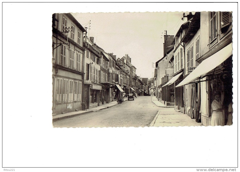 10 - BAR SUR SEINE - Aube - La Grande Rue - Coiffeur Magasins Voiture -  N°4 - Editions Fejer De Haralyi - - Bar-sur-Seine