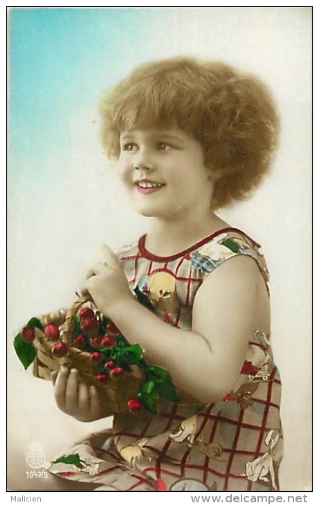 Themes - Enfants - Ref 346 - Fantaisie - Portrait De Fillette Avec Panier De Cerises - Fillettes -  Carte Bon Etat - - Portraits