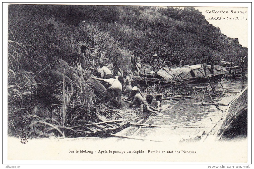 LAOS - Sur Le Mékong - Remise En état Des Pirogues Après Le Passage Du Rapide - Laos