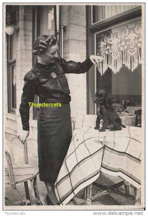 ANCIENNE PHOTO FEMME CHIEN ART DECO  ** AMATEUR SNAP SHOT LADY DOG  ** OUDE FOTO - Personnes Anonymes