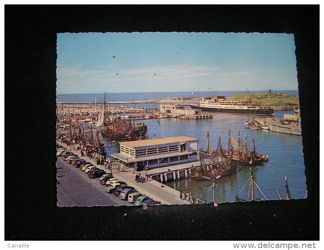 Bateau-n°30 / Ostende Entrée Du Port - Yacht Club Et Bassin De Pêche    /  Circulé En 19? .- - Sleepboten