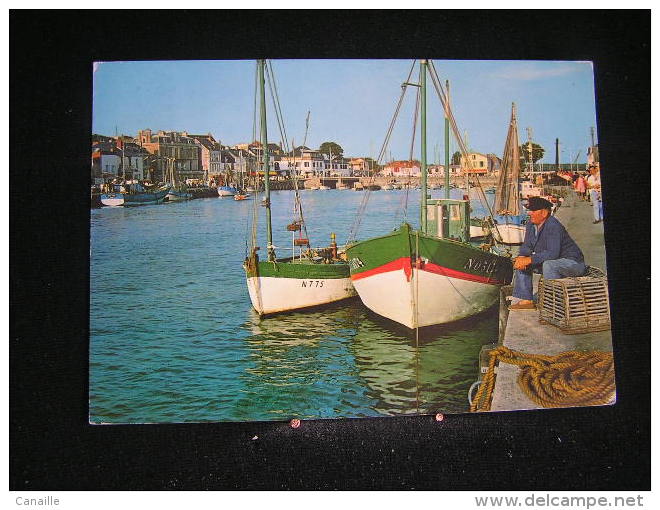 Bateau-n°31 / Pornic ( Loire-Atlantique - 44 ) Pêcheurs Au Repos  /  Circulé En 1978 .- - Tugboats