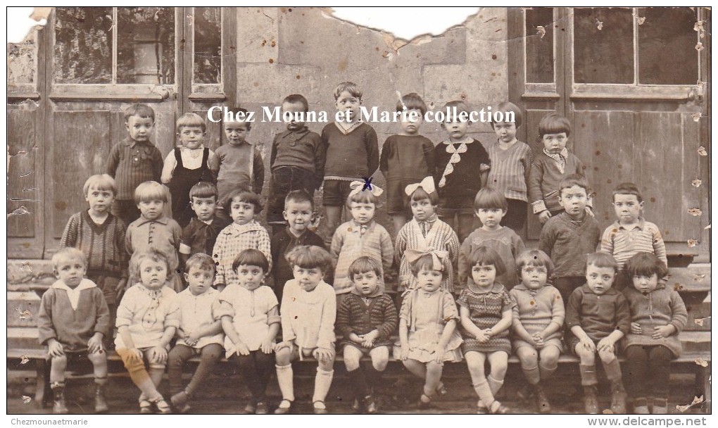 CPA PHOTO DE CLASSE PHOTOGRAPHE DEMIERRE LYON 664 - Ecoles