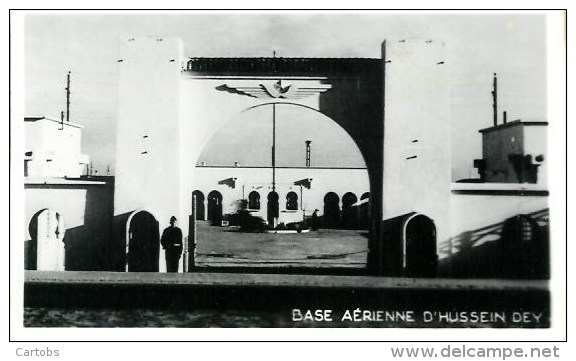 Algérie  Base Aérienne De D'HUSSEIN DEY  - Vue Partielle De L'entrée De La Place D'honneur (carte Photo) - Autres & Non Classés