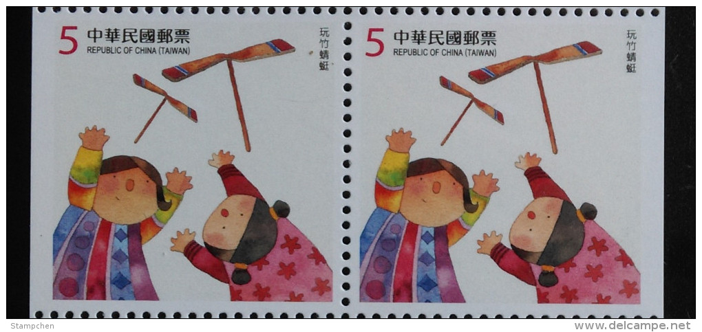 Pair Taiwan 2014 Children At Play Stamp Booklet Toy Helicopter Bamboo Dragonfly Kid Girl Costume Sport - Markenheftchen