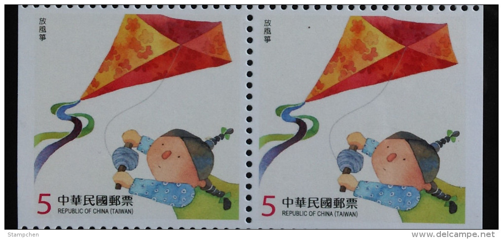 Pair Taiwan 2014 Children At Play Stamp Booklet Toy Kite Kid Boy Costume Sport - Markenheftchen