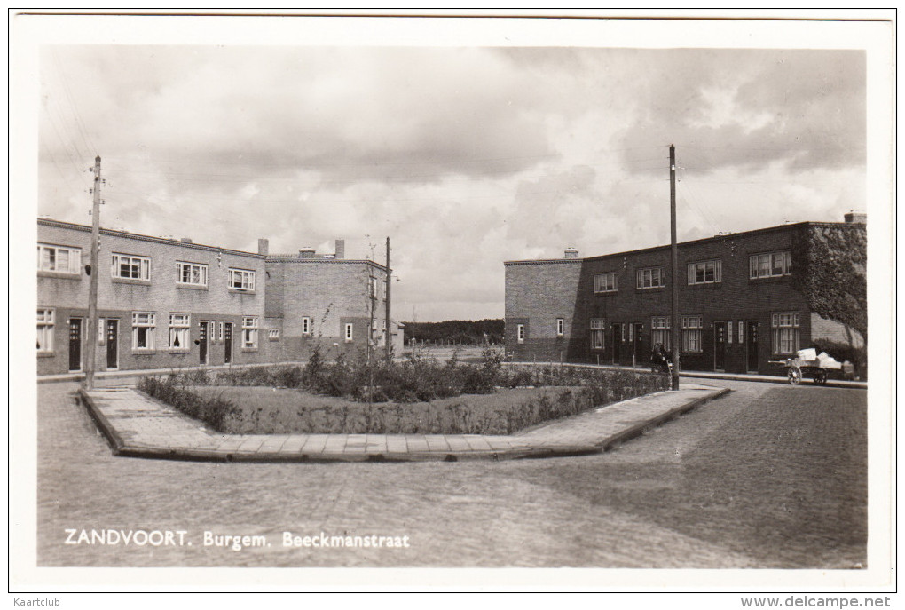 Zandvoort - Burgem. Beeckmanstraat : Handkar, Man Met Motorfiets  -   Noord-Holland / Nederland - Zandvoort