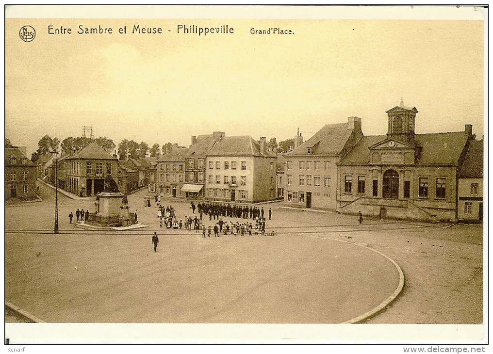 CP De PHILIPPEVILLE " Entre Sambre Et Meuse - Grand'place " . - Philippeville