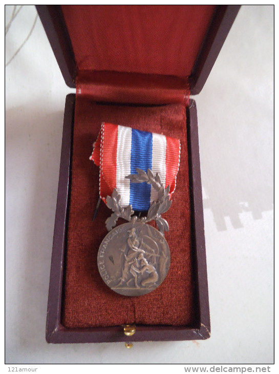 Médaille Police Française Argent Gravée Par L Coudray Ministère De L´Intérieur Dans Son écrin D´origine - Police & Gendarmerie