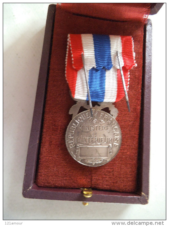 Médaille Police Française Argent Gravée Par L Coudray Ministère De L´Intérieur Dans Son écrin D´origine - Police & Gendarmerie