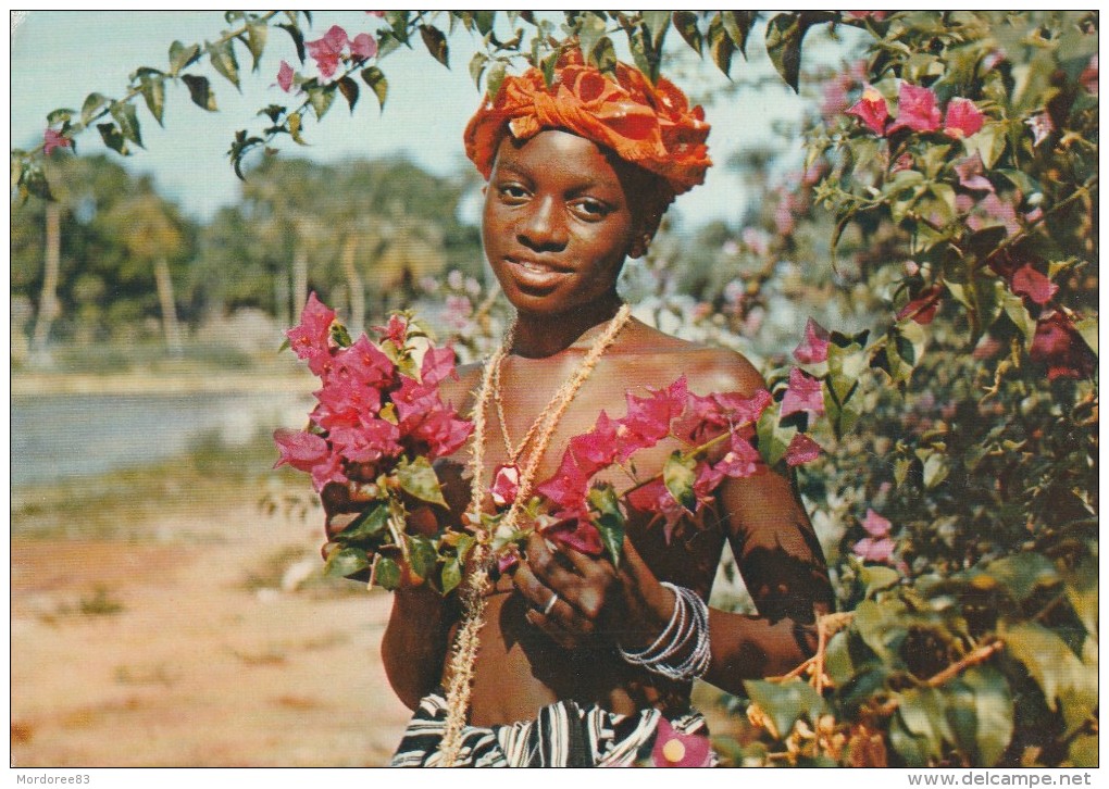 SIERRA LEONE 2D SUR CP JEUNE FILLE AUX FLEURS PUB PLASMARINE LABO LA BIOMARINE - Sierra Leone (1961-...)