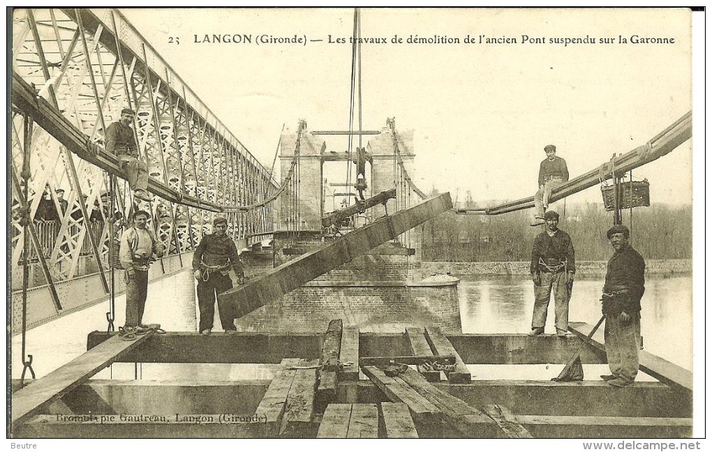 CPA  LANGON Les Travaux De Démolition De L'ancien Pont Suspendu Sur La Garonne 10647 - Langon