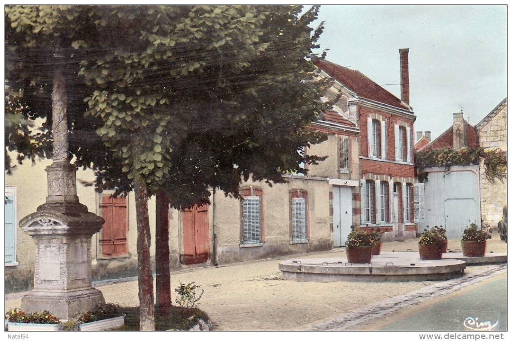 51 - Ambonnay : Place De La Croix - CPM Au Format 9 X 14 Neuve - Autres & Non Classés