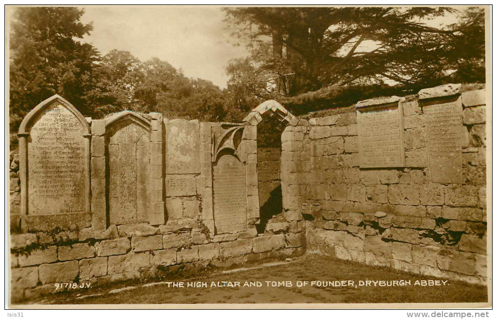 Royaume-Uni - Ecosse - Roxburghshire - The Nigh Altar And Tomb Of Founder , Dryburgh Abbey - Abbaye - état - Roxburghshire