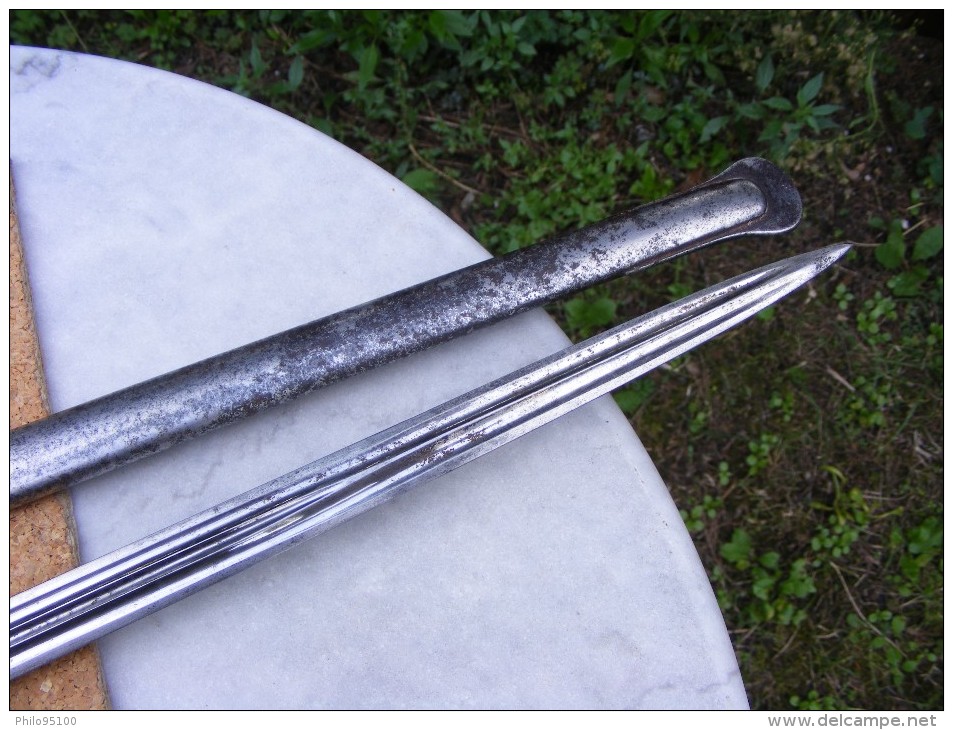 Epée d´officier  superieur  ,foureau metal  ,lame  datée 1855