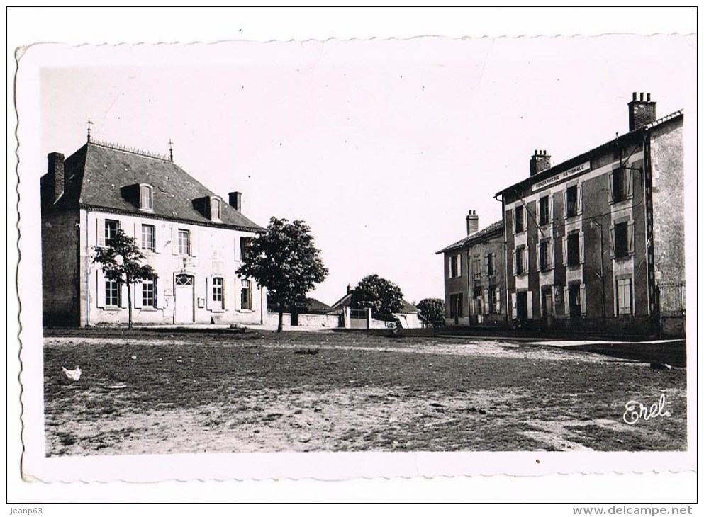 MEZIERES-sur-ISSOIRE  - L'école Des Garçons - La Gendarmerie (cpsm) - Meziere Sur Issoire