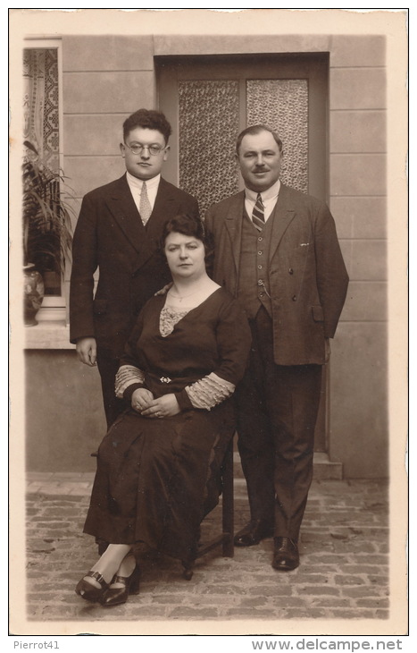 BELGIQUE - FLOBECQ - Belle Carte Photo Portrait Hommes Et Femme Réalisé Par Photo. LAGNEAU FRERES - Flobecq - Vloesberg