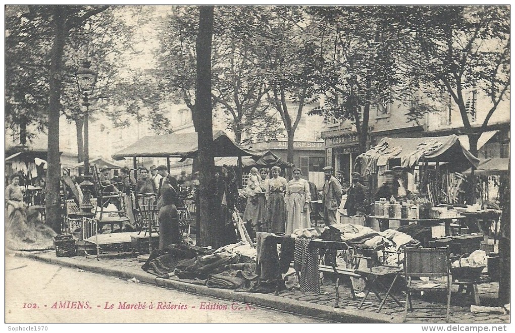 PICARDIE - 80 - SOMME - AMIENS - Le Marché à Réderies - Animation Gros Plan- Carte Top - Kermissen