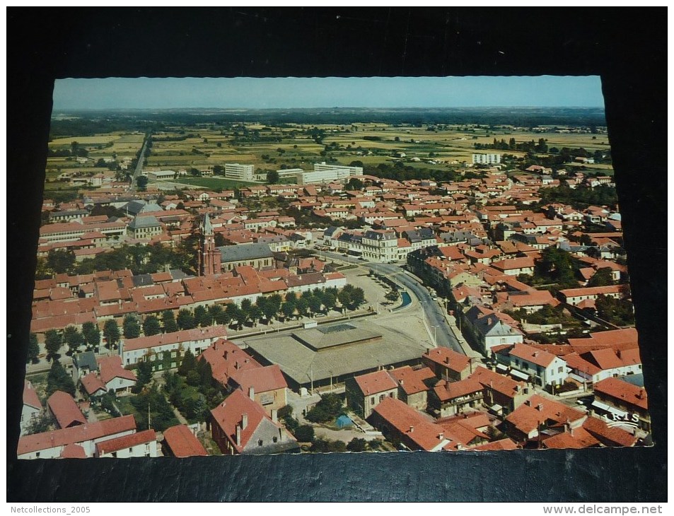 VIC EN BIGORRE - VU DU CIEL VUE GENERALE - 2 CARTES POSTALES - 65 HAUTES PYRENEES (I) - Vic Sur Bigorre