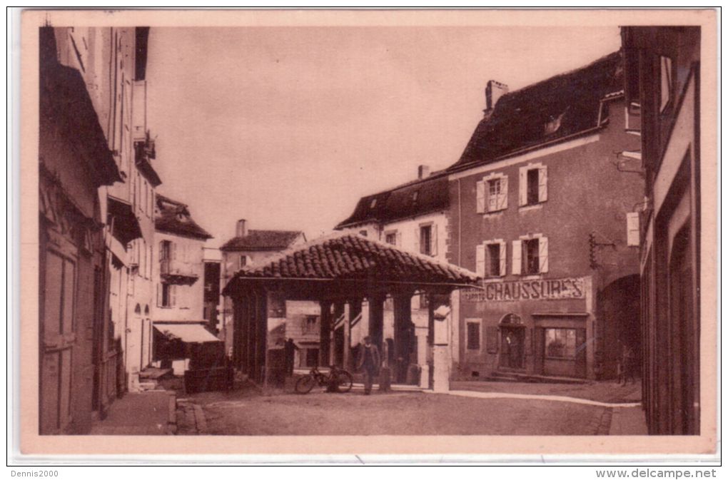 LACAPELLE-MARIVAL - Place De La Halle - Ed. Filhol - Années 50 - Lacapelle Marival