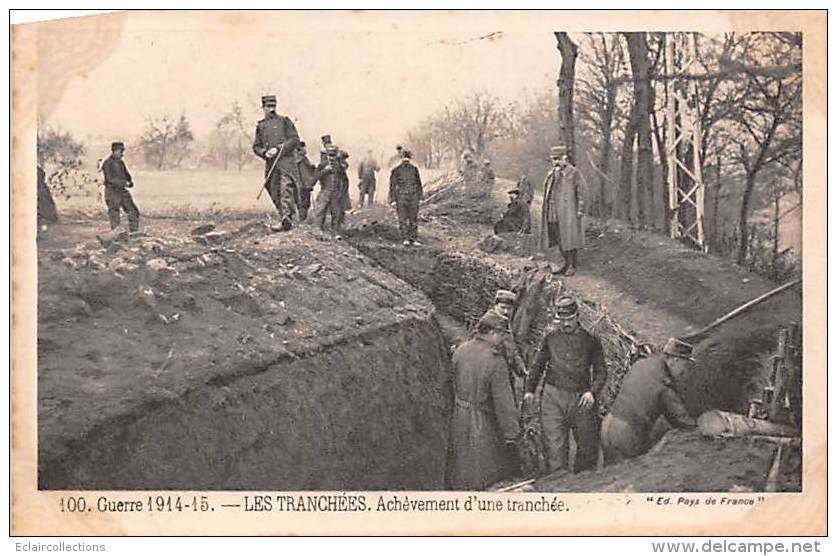 Thème:   Guerre 14/18     Achèvement D'une Tranchée - War 1914-18