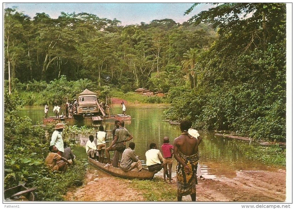 CPM GABON NGOUNIE SCENES DE VIE La Traversée De La NGounié En Saison Des Pluies - Gabon