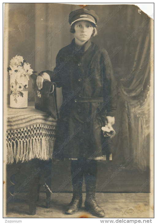 REAL PHOTO,girl In School Uniform And School Bag,   Filles, Uniforme Scolaire Et Sac D´école, Subotica, Old   Photo - Otros & Sin Clasificación