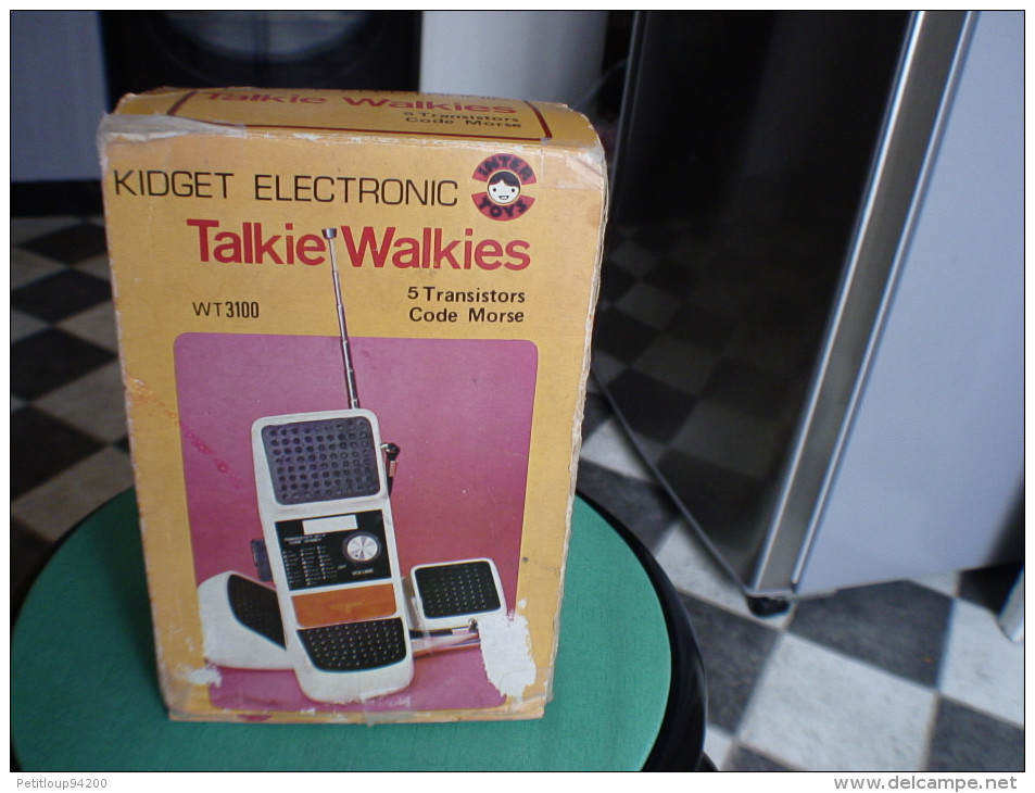 PAIRE DE TALKIE WALKIES   KIDGET ELECTRONIC  WT 3100  ANNEES 1970  Vintage