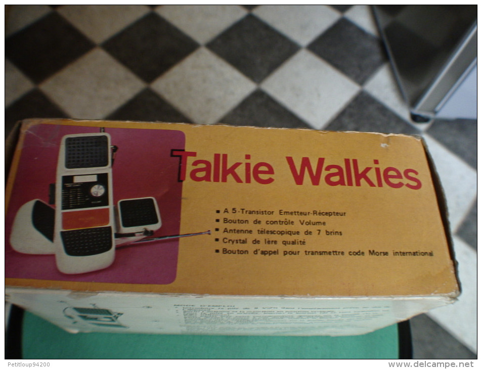 PAIRE DE TALKIE WALKIES   KIDGET ELECTRONIC  WT 3100  ANNEES 1970  Vintage