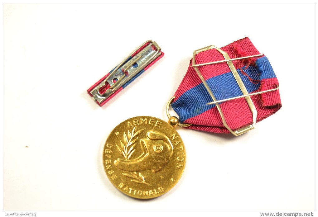 Médaille De La Défense Nationale Or GENDARMERIE Avec Barrette De Rappel - Police & Gendarmerie