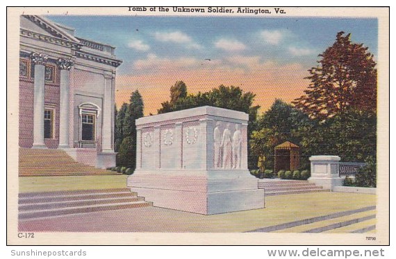 Tomb Of The Unknown Soldier Arlington Virginia - Arlington