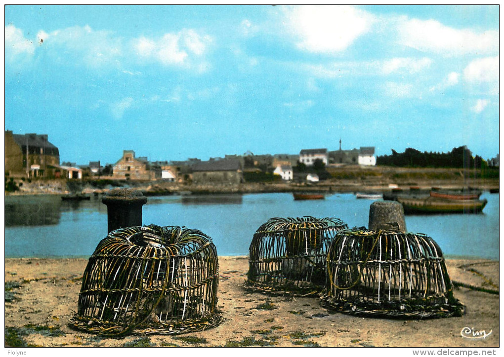 Portsall - Le Port , Près Ploudalmezeau - Les Casiers De Pêche - Ploudalmézeau