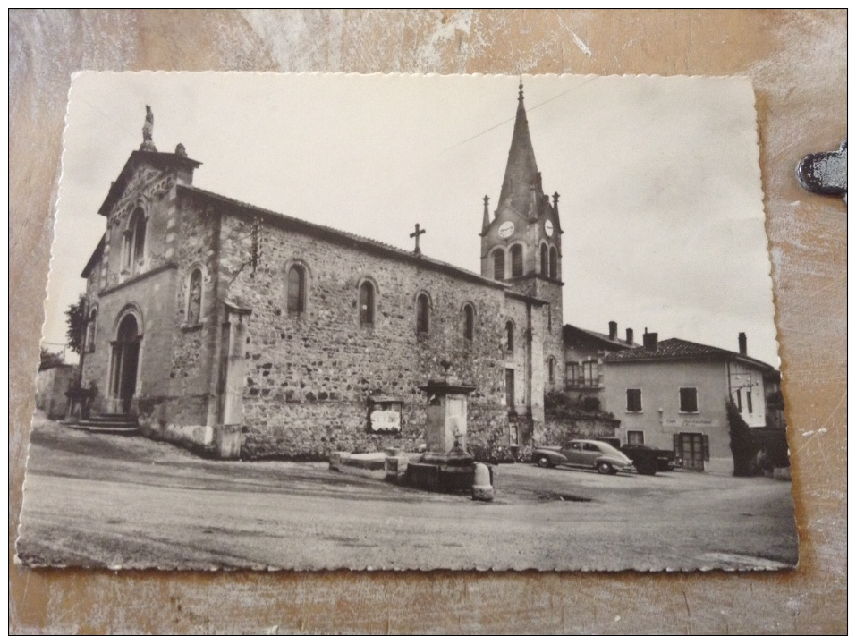 Saint Prim L église Et La Place Cpm - Autres & Non Classés