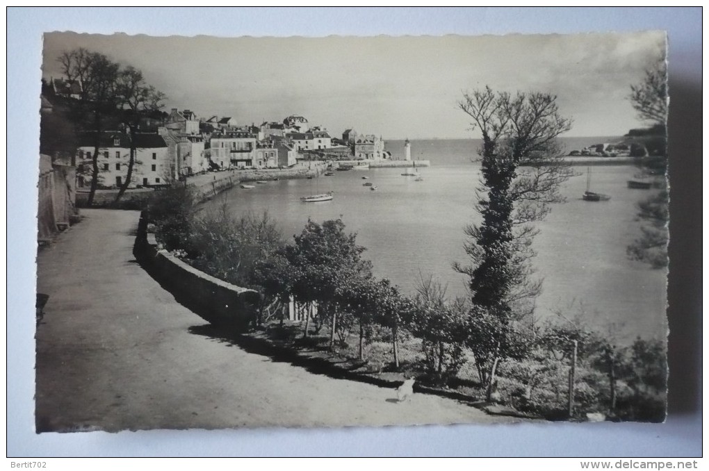 56 - BELLE-ISLE-EN -MER - SAUZON - Le Port  -  Photo R. MISSEY 26 - Belle Ile En Mer