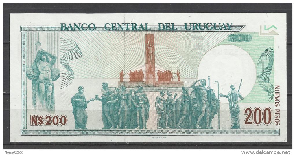 URUGUAY .   BILLET DE 200 PESOS . - Uruguay