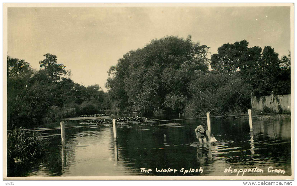 Royaume-Uni - Angleterre - Middlesex - The Water Splash , Shepperton Green - Jouets - Bateaux - Voiliers - Petit Voilier - Middlesex