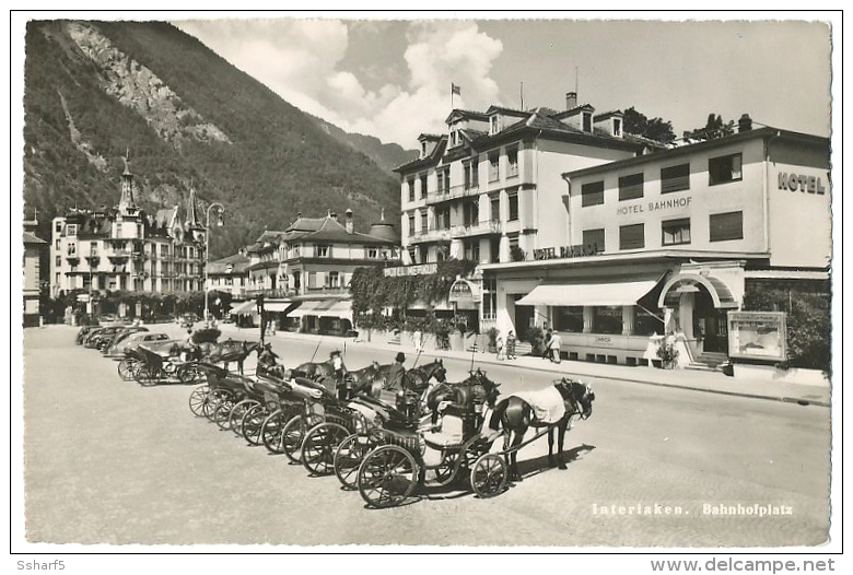 Interlaken Bahnhofplatz Hotel Merkur Pferden Und Leben Um 1955 - Interlaken