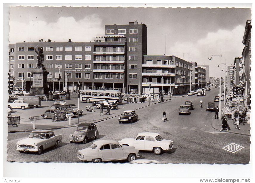 REF 182 CPSM 59 DUNKERQUE Angle Place Jean Bart Et Boulevard Ste Barbe N 700 Simca Citroen 2CV DS N° 700 - Dunkerque