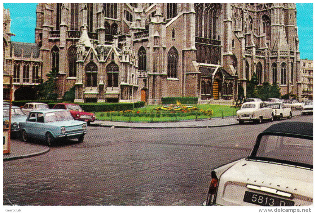 Oostende: TRIUMPH HERALD & VITESSE, SIMCA 1000, FORD TAUNUS 12M P4 & CONSUL - Kathedraal/Cathédrale - (B) - Turismo