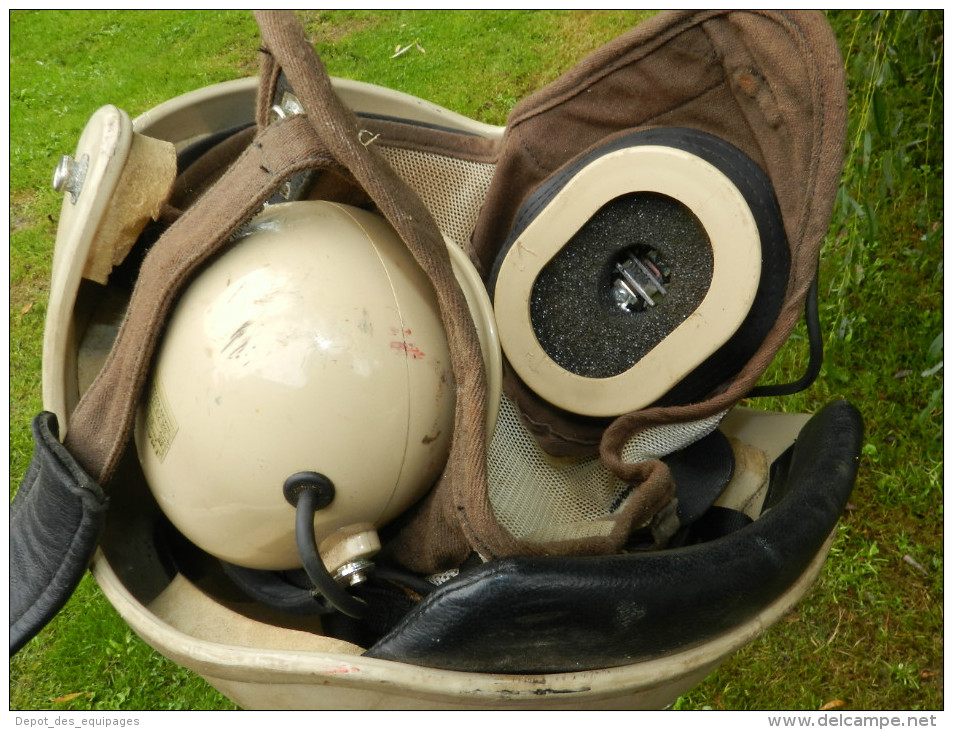 RARE CASQUE AERONAVALE MARINE PERSONNEL PONT D'ENVOL