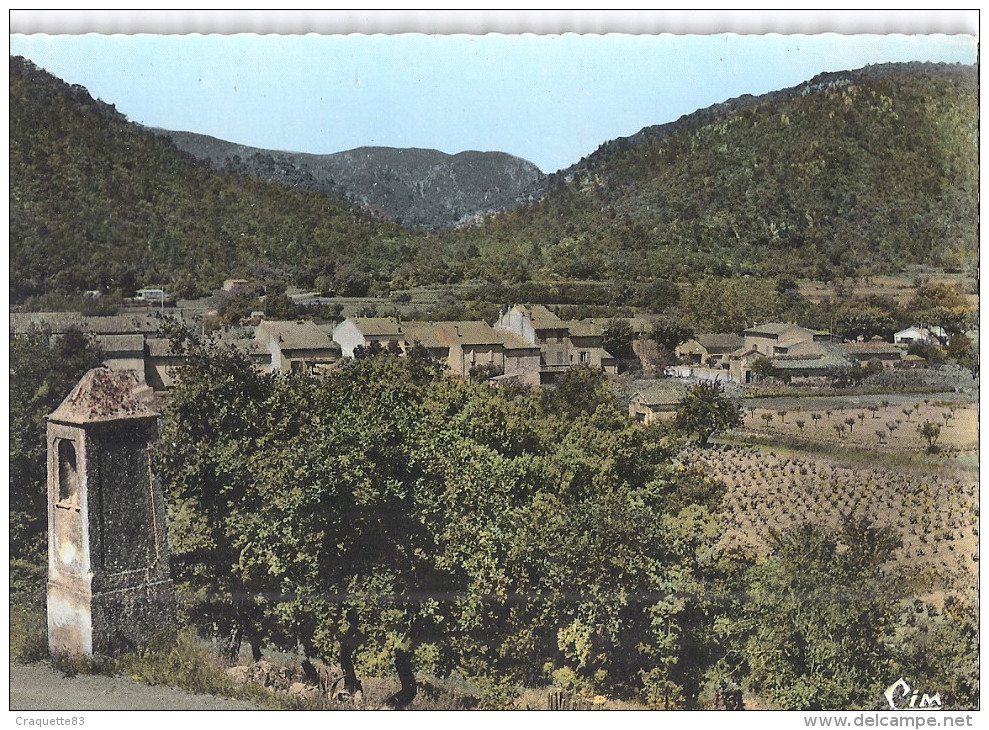 LA ROQUEBRUSSANE    ORATOIRE SUR LE CHEMIN DE LA CHAPELLE.AU FOND CHAINE DE LA SAINTE BAUME    CPSM - La Roquebrussanne