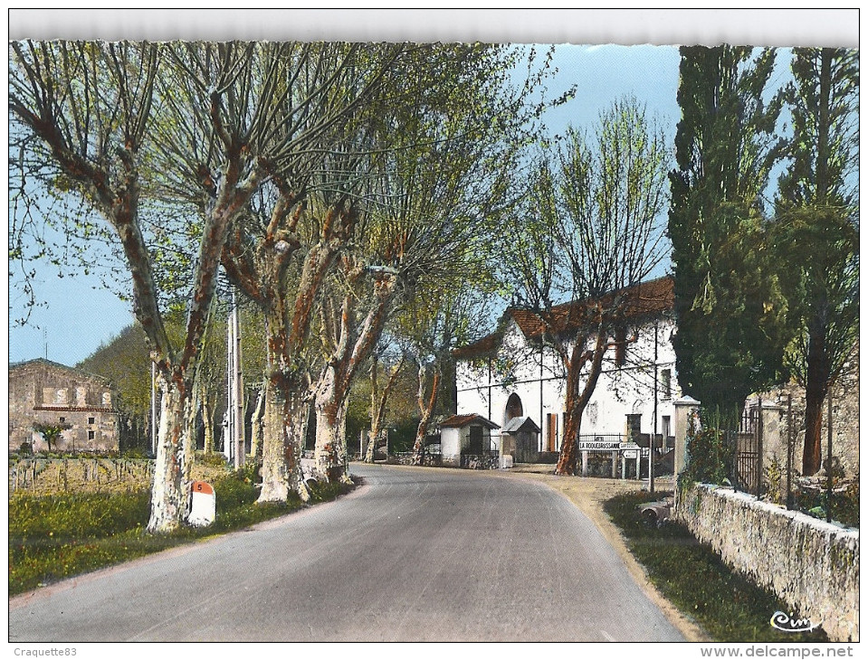 LA ROQUEBRUSSANE    L'ENTREE DU VILLAGE   CPSM - La Roquebrussanne