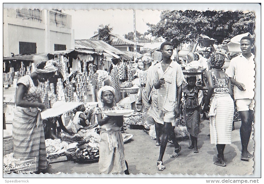 23932  COTONOU -  Ed Armor Bouinvy -scene De Rue Marché - Benin