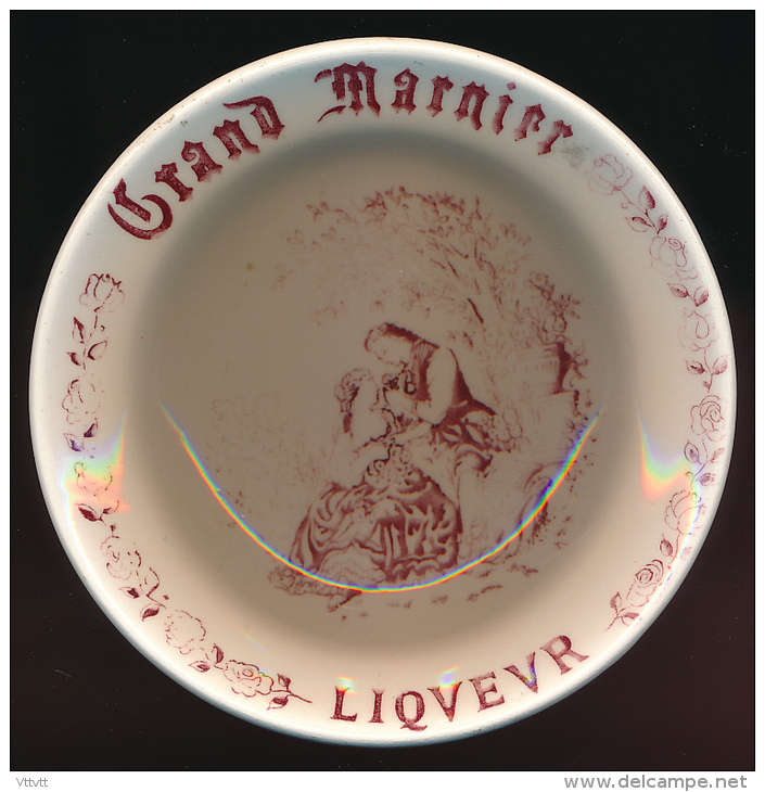 CENDRIER : GRAND MARNIER LIQUEUR,  Gien, France, Porcelaine (2 Scans) - Porselein